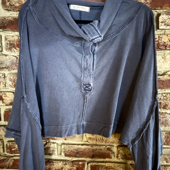 Free People Camden Henley Cropped Blue Raw Hem Oversized Sweatshirt S - Picture 2 of 4